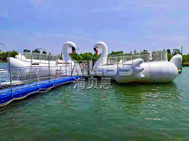 水上蹦床橋——天鵝湖