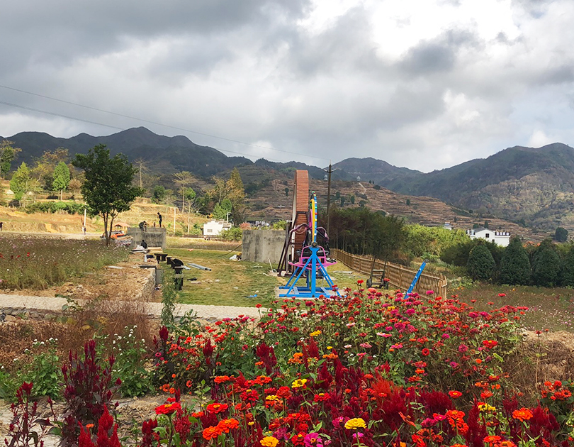 浙江臺州南坪旅游景區(qū)太空飛環(huán)，360°旋轉(zhuǎn)單車