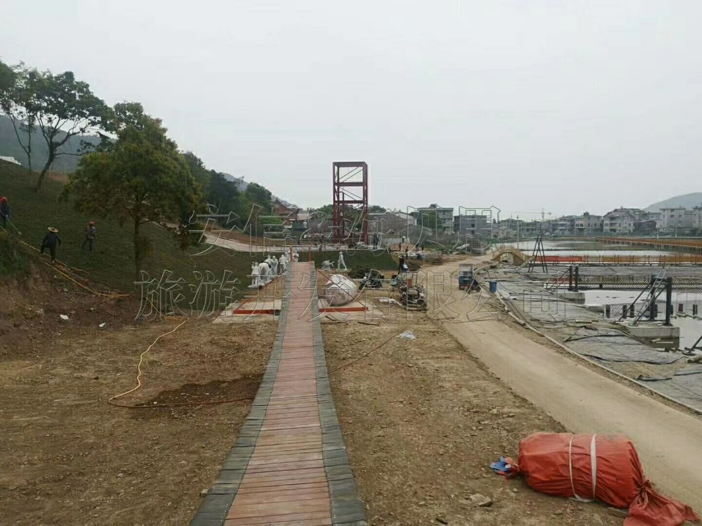 浙江省臺州市風(fēng)火輪，水上趣橋，網(wǎng)紅橋，網(wǎng)紅秋千，摩拜單車安裝完畢