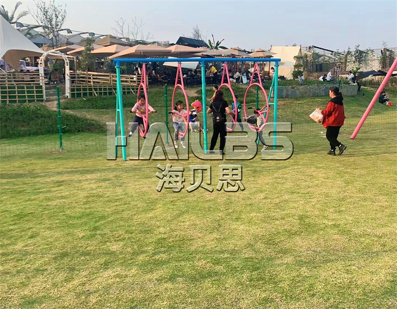 重慶鮮花港公園無動(dòng)力樂園經(jīng)營(yíng)現(xiàn)場(chǎng)